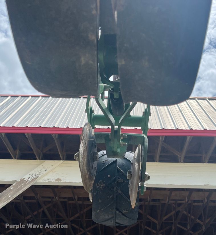 image for item DK7793 2019 John Deere 1725C Exact Emerge  planter