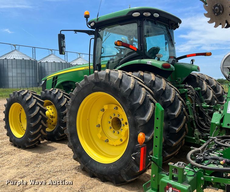 image for item DK7798 2018 John Deere 8400R  MFWD tractor