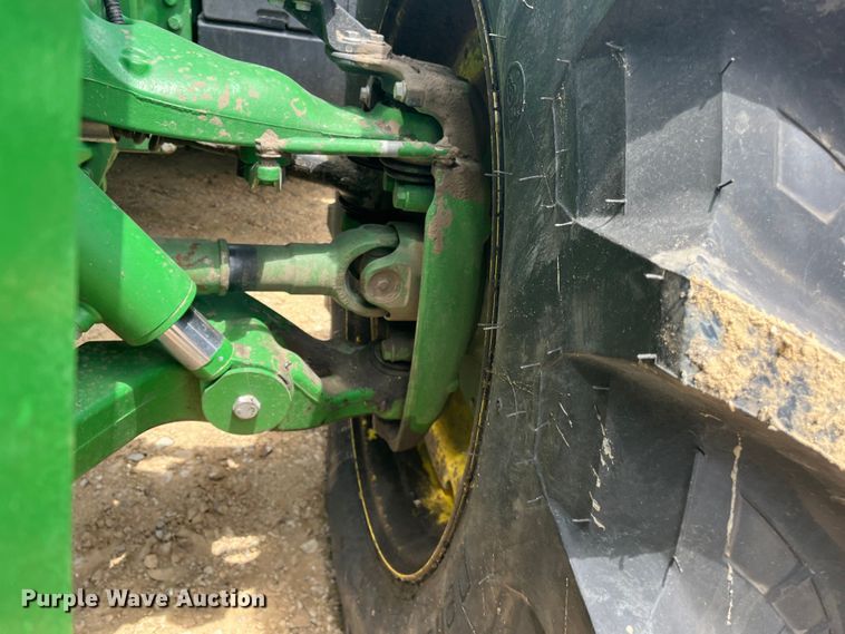 image for item DK7798 2018 John Deere 8400R  MFWD tractor