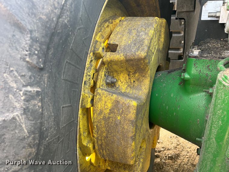 image for item DK7798 2018 John Deere 8400R  MFWD tractor