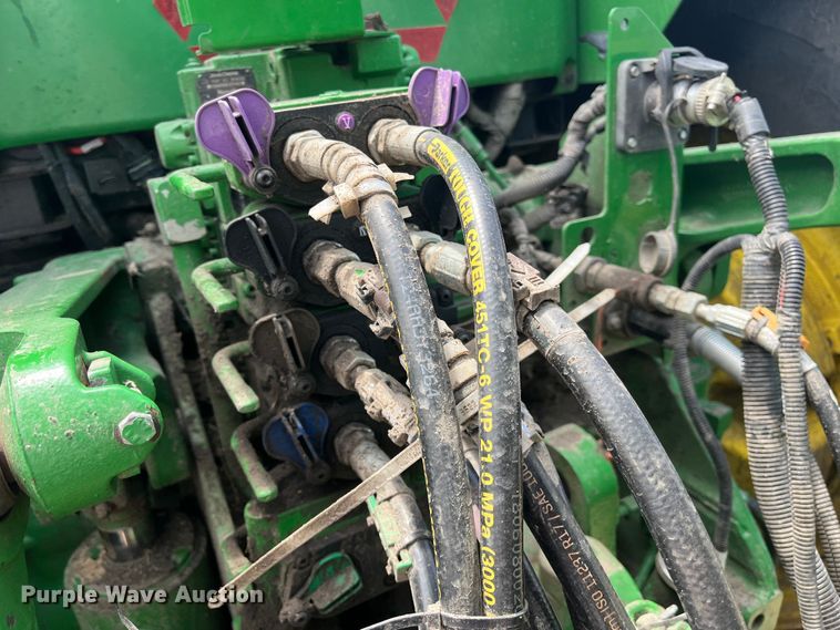 image for item DK7798 2018 John Deere 8400R  MFWD tractor