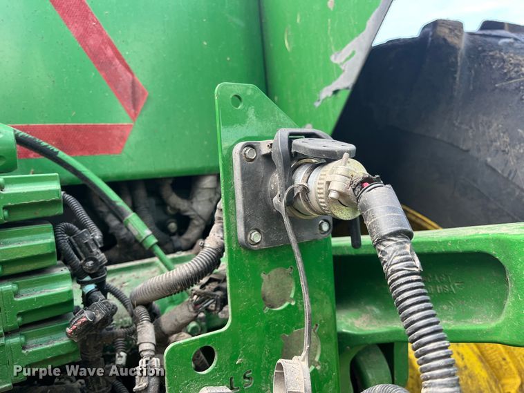 image for item DK7798 2018 John Deere 8400R  MFWD tractor