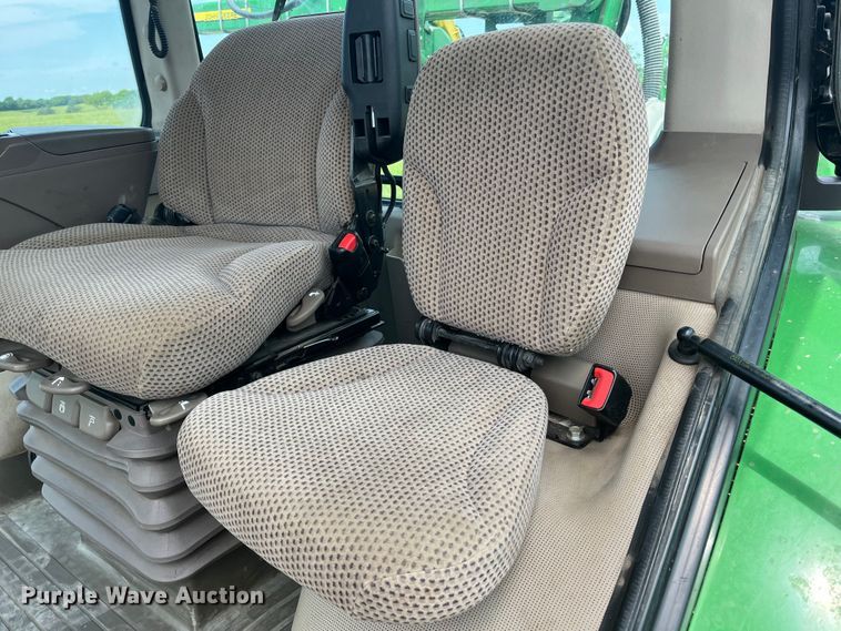 image for item DK7798 2018 John Deere 8400R  MFWD tractor