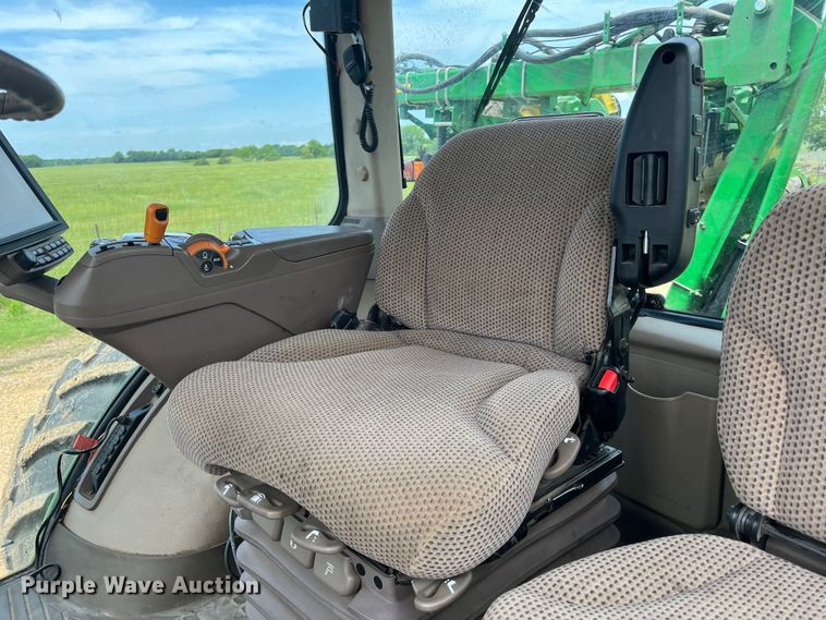 image for item DK7798 2018 John Deere 8400R  MFWD tractor