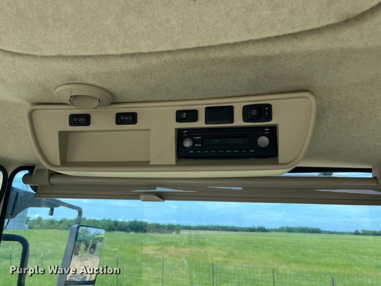 image for item DK7798 2018 John Deere 8400R  MFWD tractor