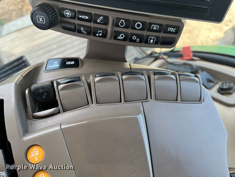 image for item DK7798 2018 John Deere 8400R  MFWD tractor