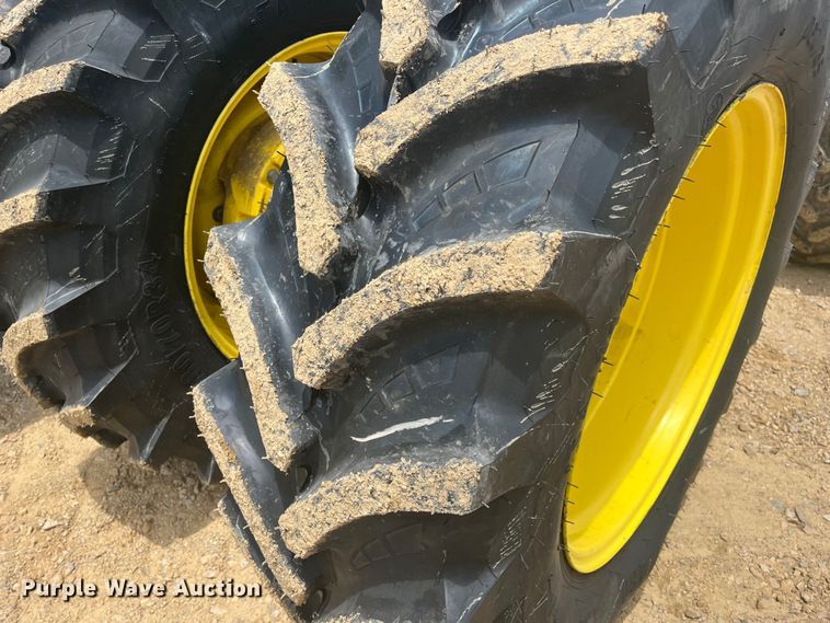 image for item DK7798 2018 John Deere 8400R  MFWD tractor