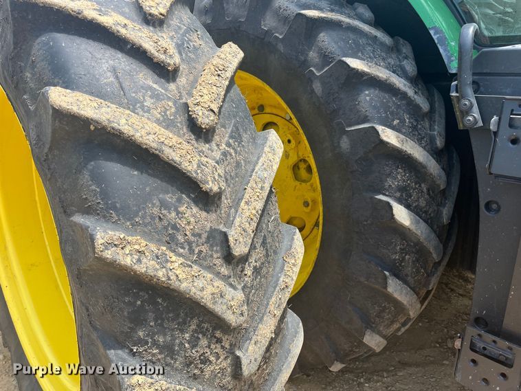 image for item DK7798 2018 John Deere 8400R  MFWD tractor