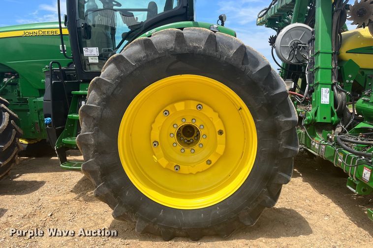 image for item DK7798 2018 John Deere 8400R  MFWD tractor