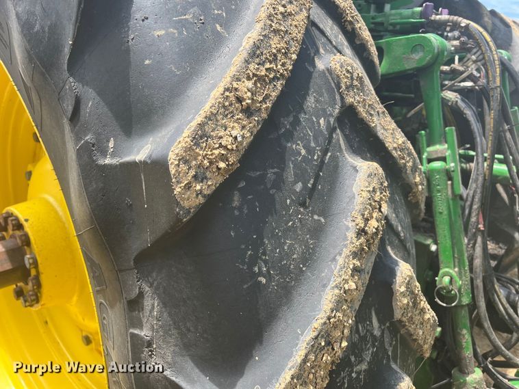 image for item DK7798 2018 John Deere 8400R  MFWD tractor