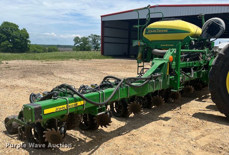 image for item DK7799 2019 John Deere 1725C Exact Emerge  planter