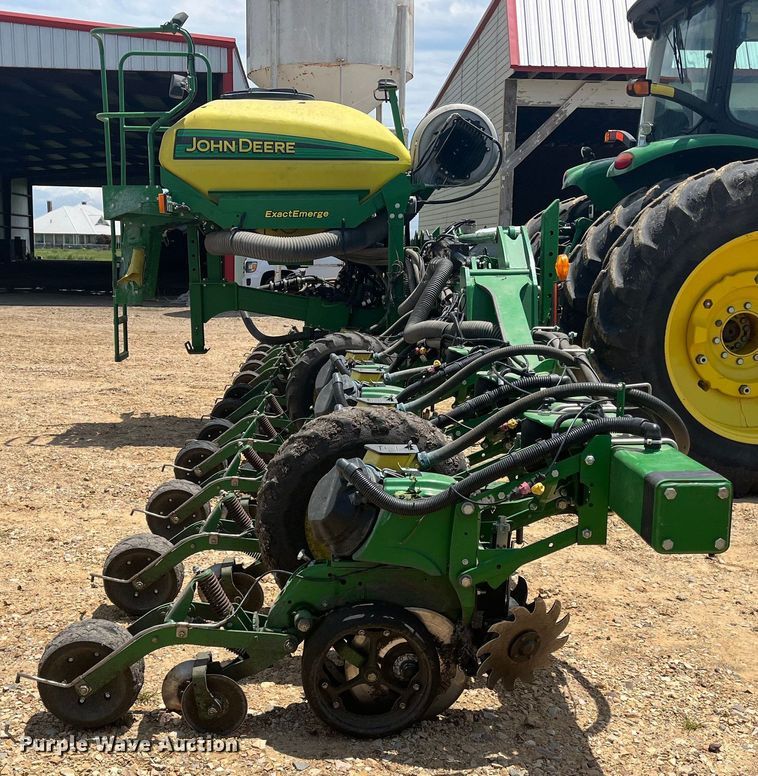 image for item DK7799 2019 John Deere 1725C Exact Emerge  planter