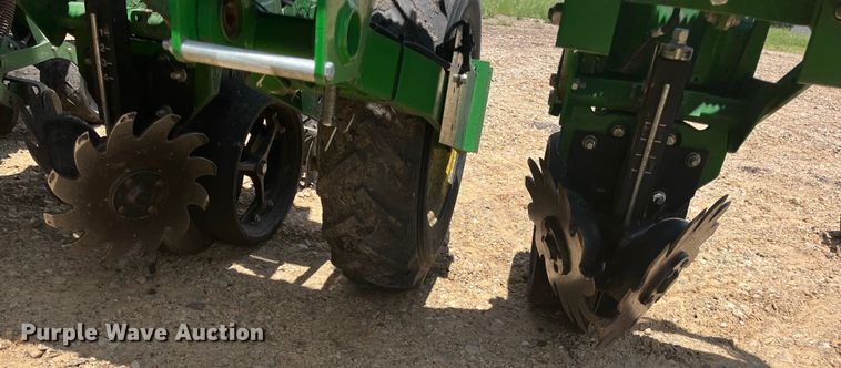 image for item DK7799 2019 John Deere 1725C Exact Emerge  planter