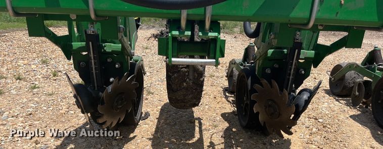 image for item DK7799 2019 John Deere 1725C Exact Emerge  planter