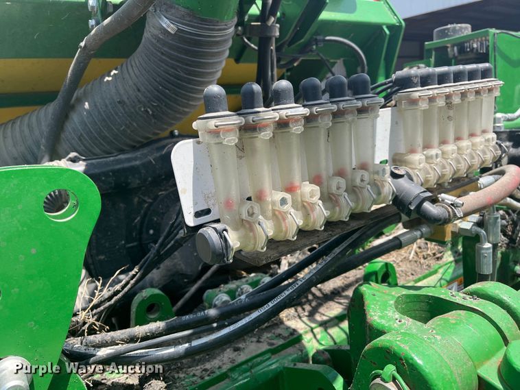 image for item DK7799 2019 John Deere 1725C Exact Emerge  planter