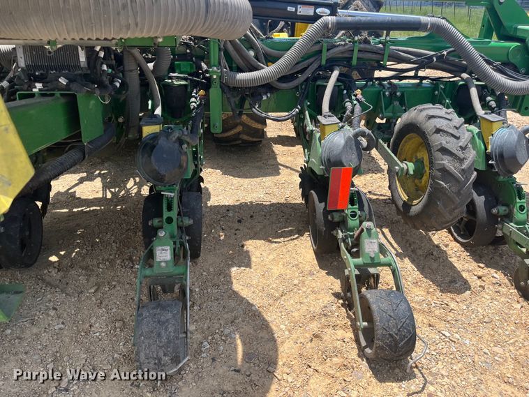 image for item DK7799 2019 John Deere 1725C Exact Emerge  planter