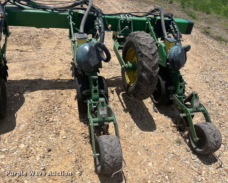 image for item DK7799 2019 John Deere 1725C Exact Emerge  planter