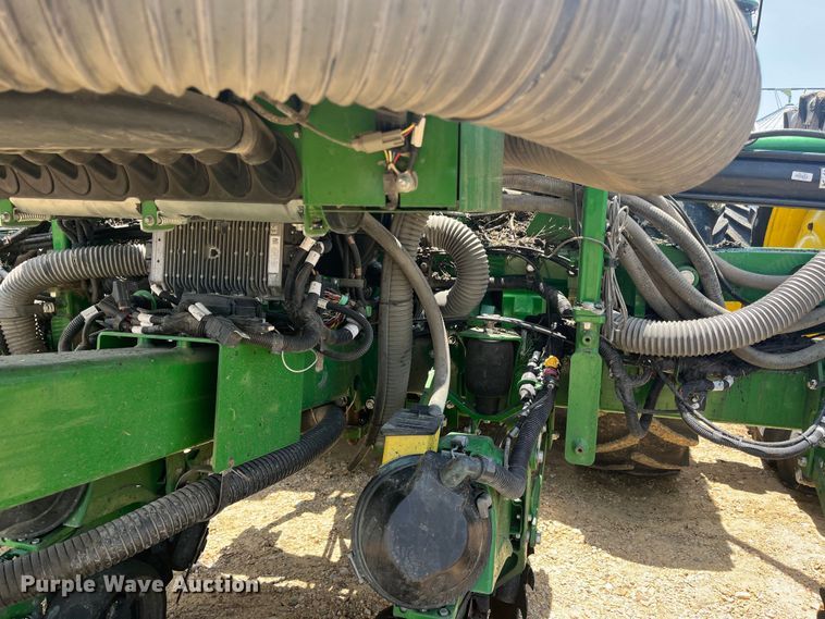 image for item DK7799 2019 John Deere 1725C Exact Emerge  planter