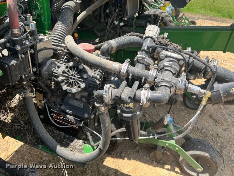 image for item DK7799 2019 John Deere 1725C Exact Emerge  planter