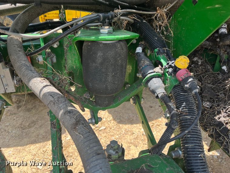 image for item DK7799 2019 John Deere 1725C Exact Emerge  planter