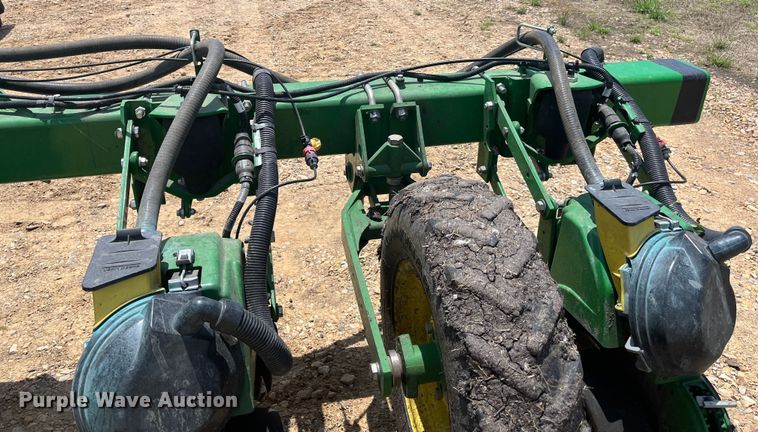 image for item DK7799 2019 John Deere 1725C Exact Emerge  planter