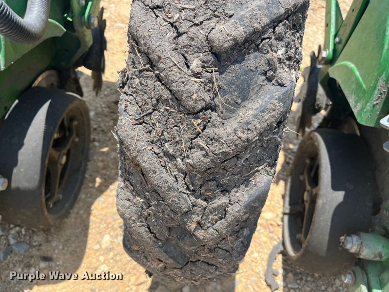 image for item DK7799 2019 John Deere 1725C Exact Emerge  planter