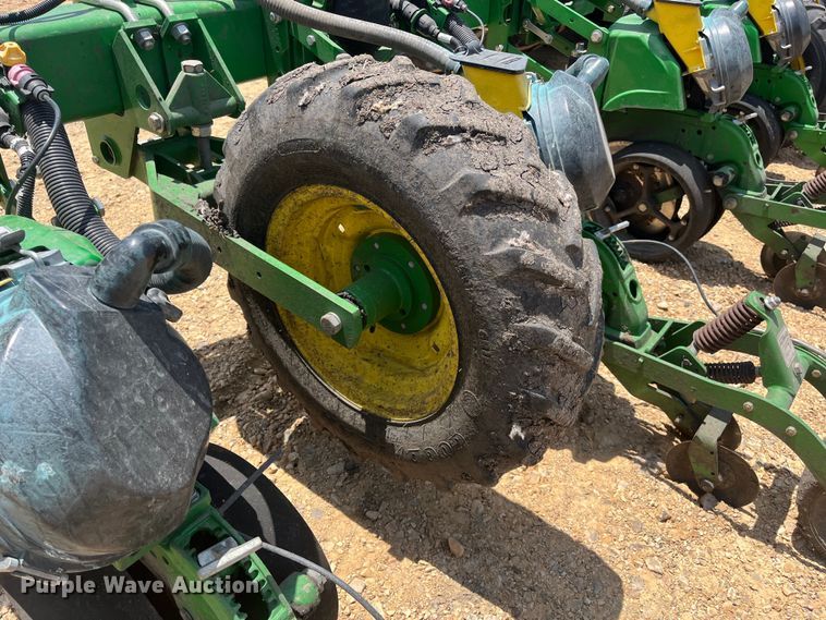 image for item DK7799 2019 John Deere 1725C Exact Emerge  planter