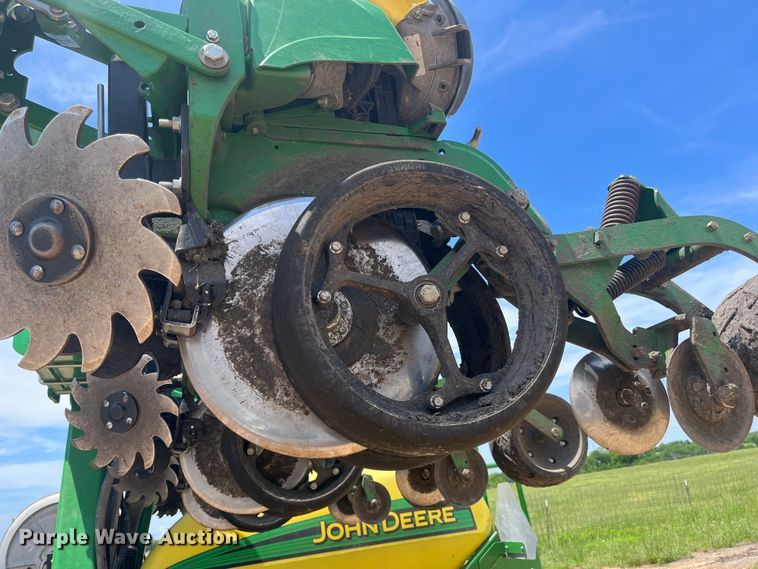 image for item DK7799 2019 John Deere 1725C Exact Emerge  planter