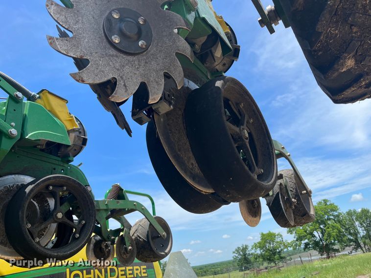 image for item DK7799 2019 John Deere 1725C Exact Emerge  planter