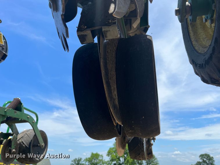 image for item DK7799 2019 John Deere 1725C Exact Emerge  planter