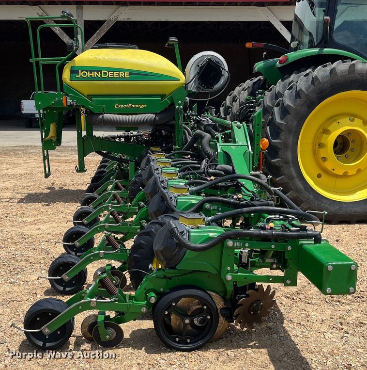 image for item DK7801 2019 John Deere 1725C Exact Emerge  planter