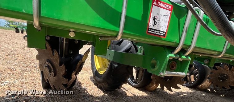 image for item DK7801 2019 John Deere 1725C Exact Emerge  planter