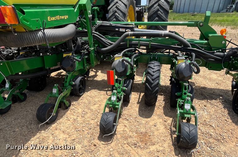 image for item DK7801 2019 John Deere 1725C Exact Emerge  planter