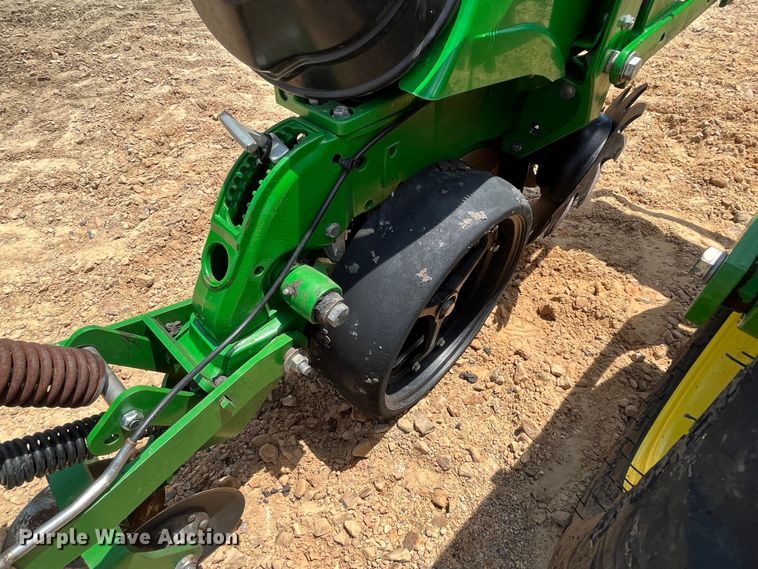 image for item DK7801 2019 John Deere 1725C Exact Emerge  planter