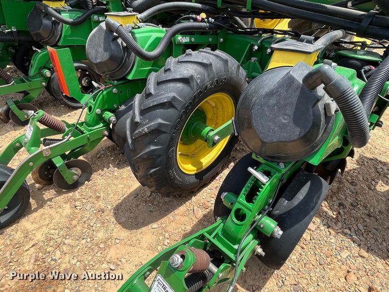 image for item DK7801 2019 John Deere 1725C Exact Emerge  planter