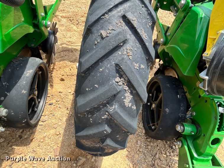 image for item DK7801 2019 John Deere 1725C Exact Emerge  planter