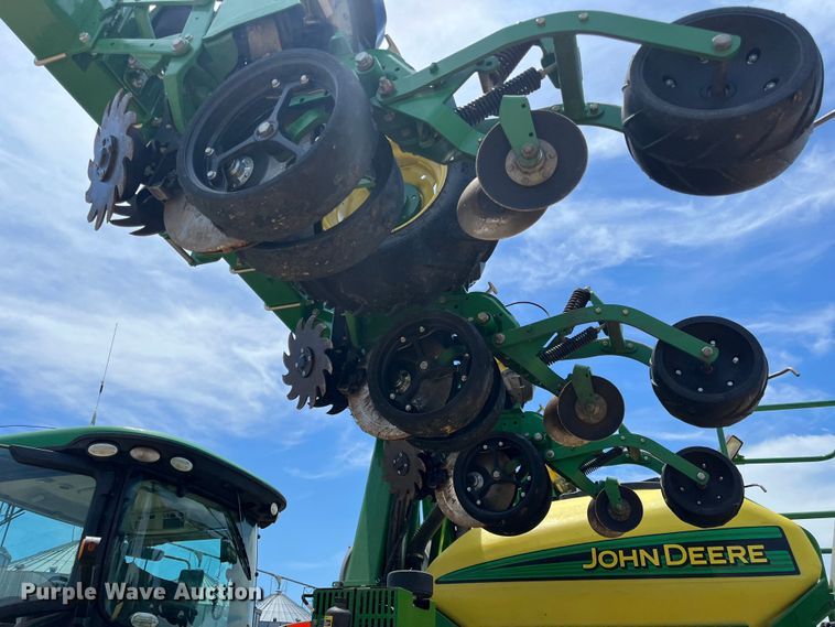 image for item DK7801 2019 John Deere 1725C Exact Emerge  planter