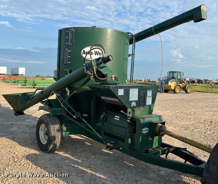 image for item DK7802 Arts Way 472110  feed grinder/mixer