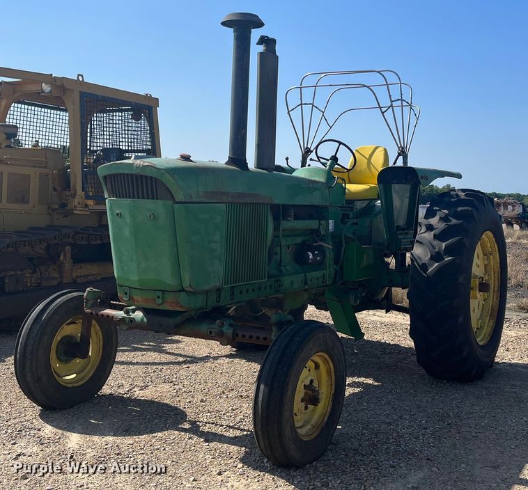 image for item DK7805 1972 John Deere 4320 tractor