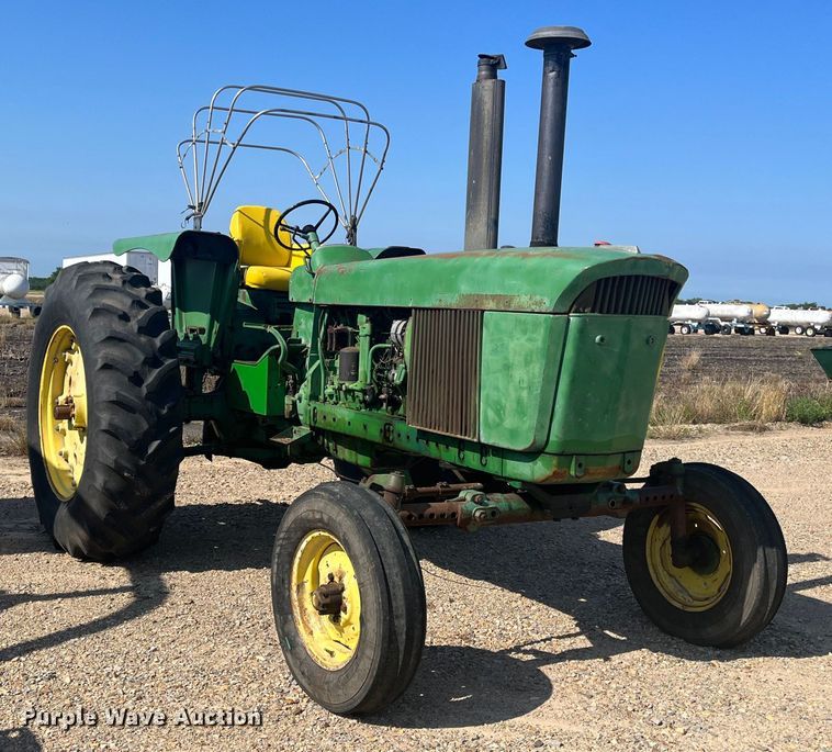 image for item DK7805 1972 John Deere 4320 tractor