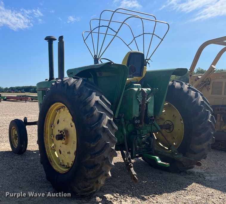image for item DK7805 1972 John Deere 4320 tractor