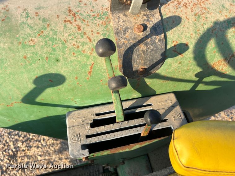 image for item DK7805 1972 John Deere 4320 tractor