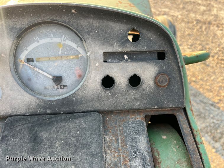 image for item DK7805 1972 John Deere 4320 tractor