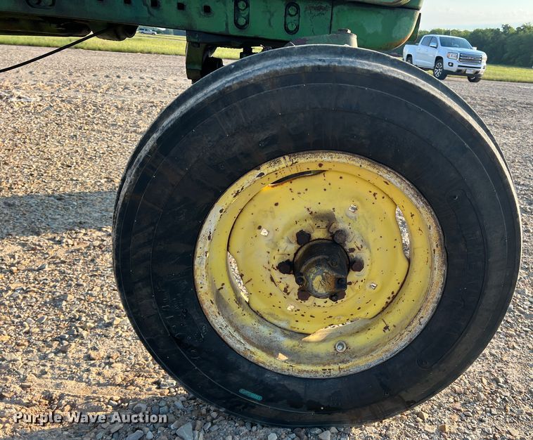 image for item DK7805 1972 John Deere 4320 tractor