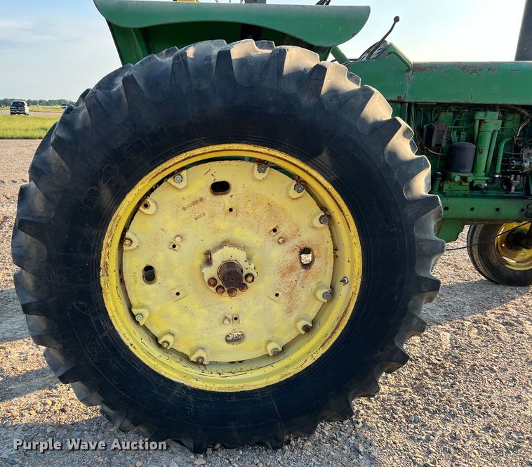 image for item DK7805 1972 John Deere 4320 tractor