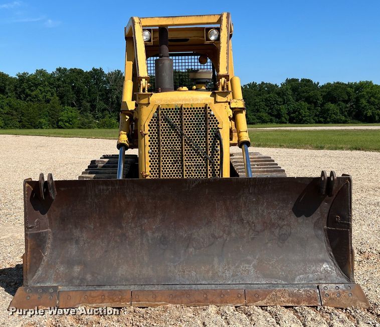 image for item DK7806 1982 Caterpillar D6D  dozer