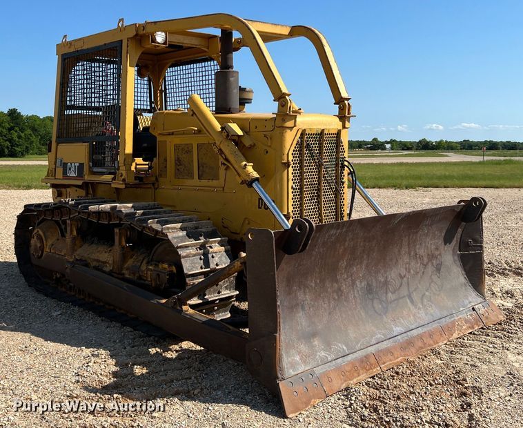 image for item DK7806 1982 Caterpillar D6D  dozer
