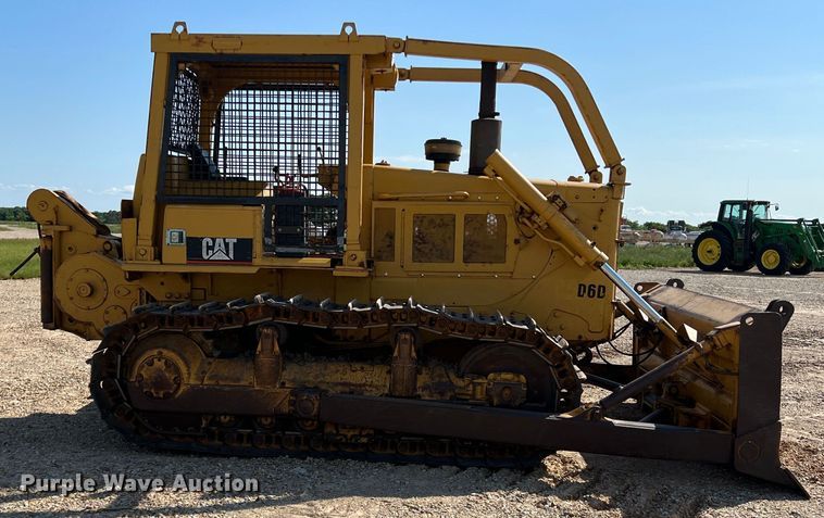 image for item DK7806 1982 Caterpillar D6D  dozer