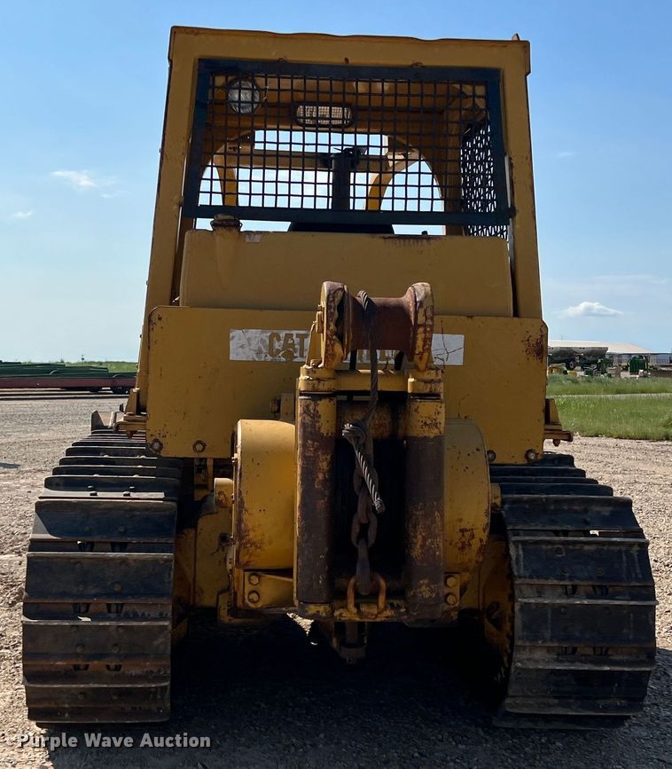 image for item DK7806 1982 Caterpillar D6D  dozer