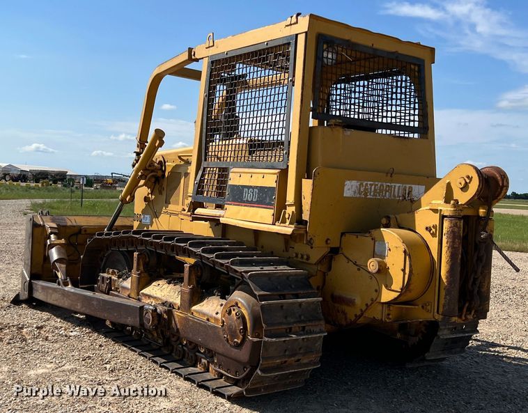 image for item DK7806 1982 Caterpillar D6D  dozer